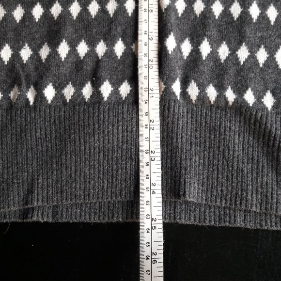 Gray, Green, and White Sweater - Picture 3 of 6